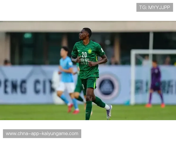 北京国安恩科洛洛门前抢点顶偏,机会差一点兑现 北京国安恩科洛洛门前抢点顶偏,机会差一点兑现