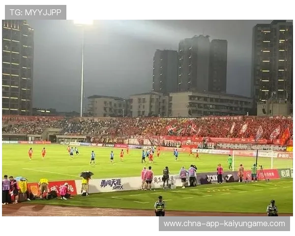 重庆铜梁龙迪马塔训练加练任意球,弧线直奔上角 重庆铜梁龙迪马塔训练加练任意球,弧线直奔上角